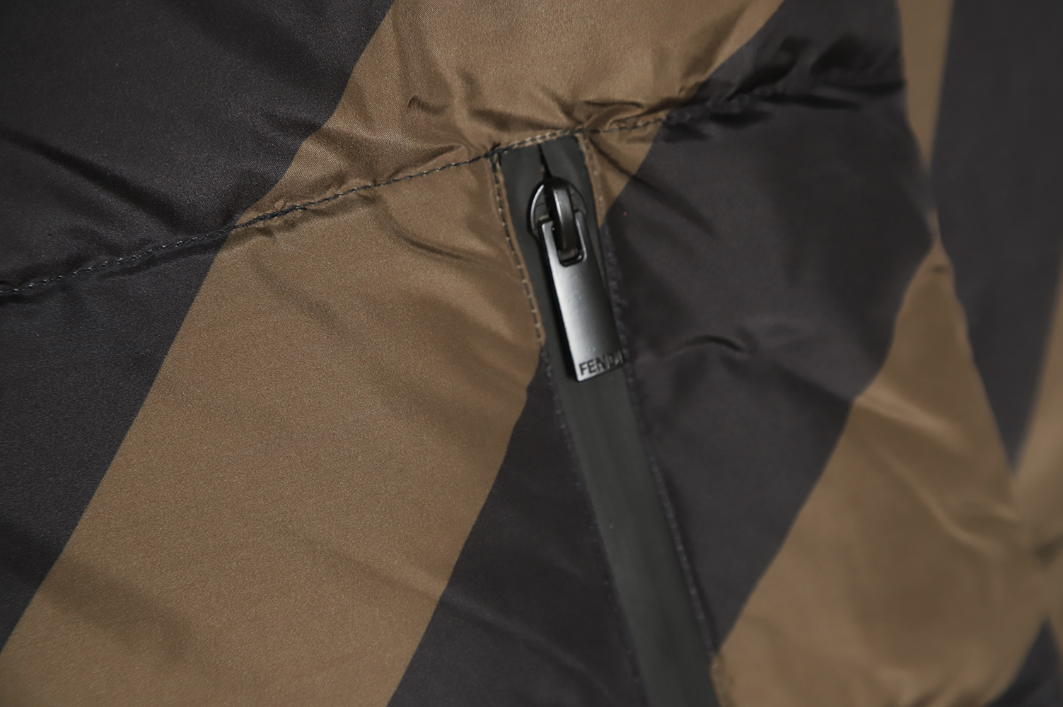 Fendi Classic Double F Presbyopia Reversible Down Jacket