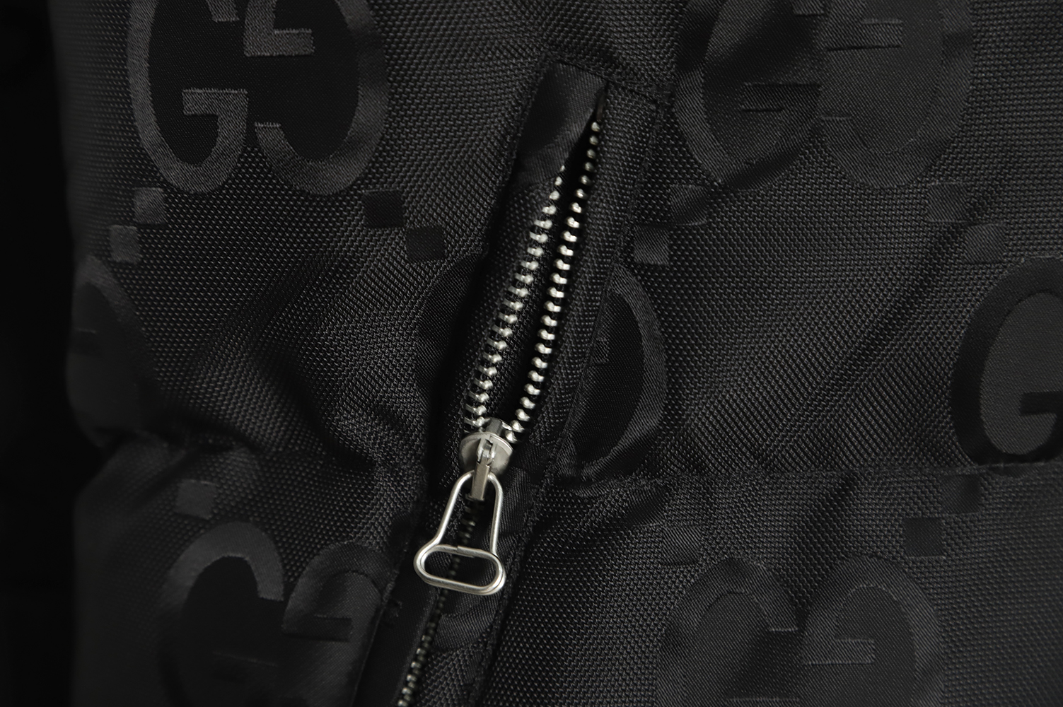 Gucci 22FW shadow jacquard down jacket TSK1