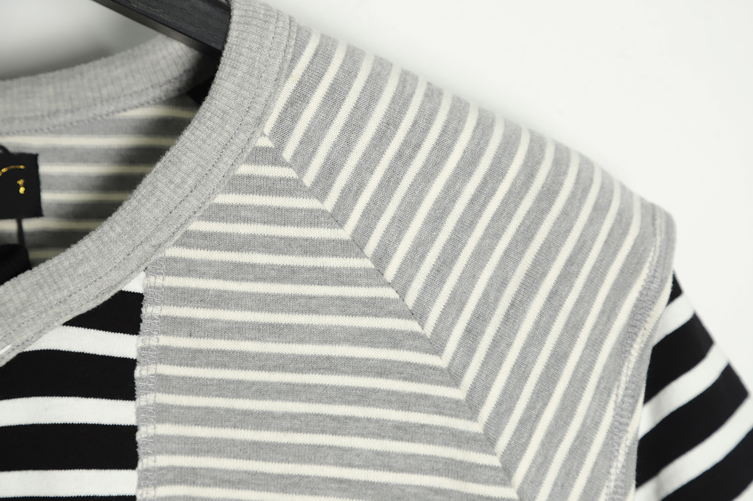 Kolor 22SS Deconstructed Panel Stripe Short Sleeve T-Shirt TSK1