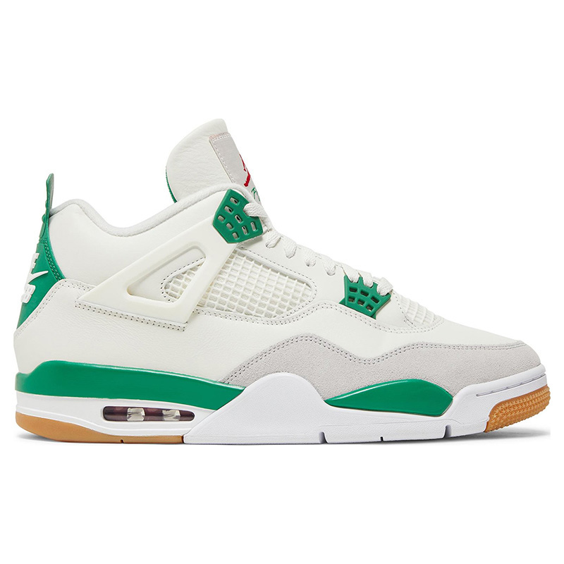 NIKE SB X AIR JORDAN 4 RETRO 