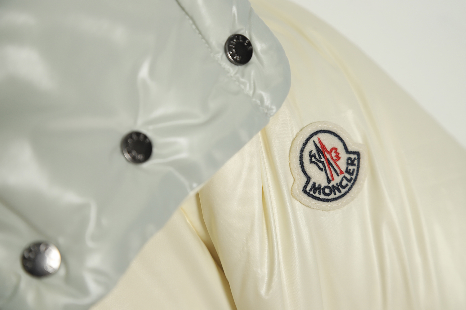 Moncler 22GW women's long puffy jacket