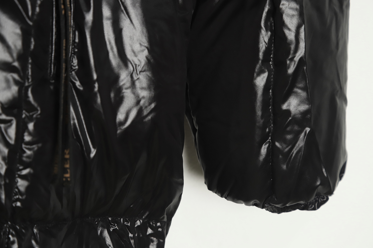 Moncler 22GW women's long puffy jacket TSK2