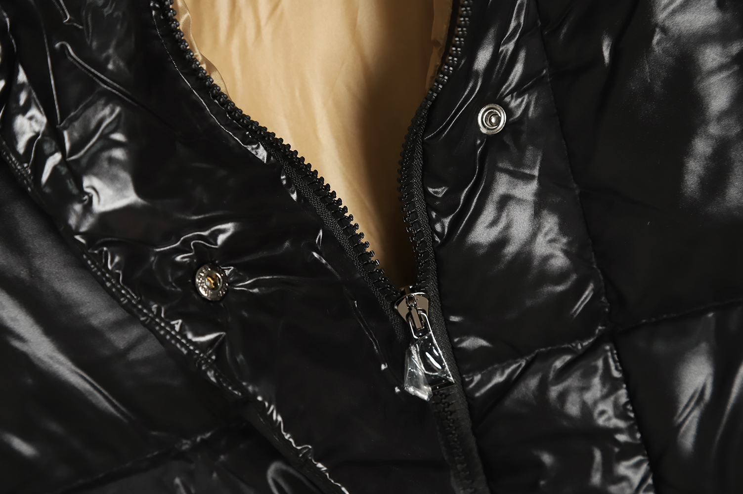 Moncler 22GW women's long puffy jacket TSK2