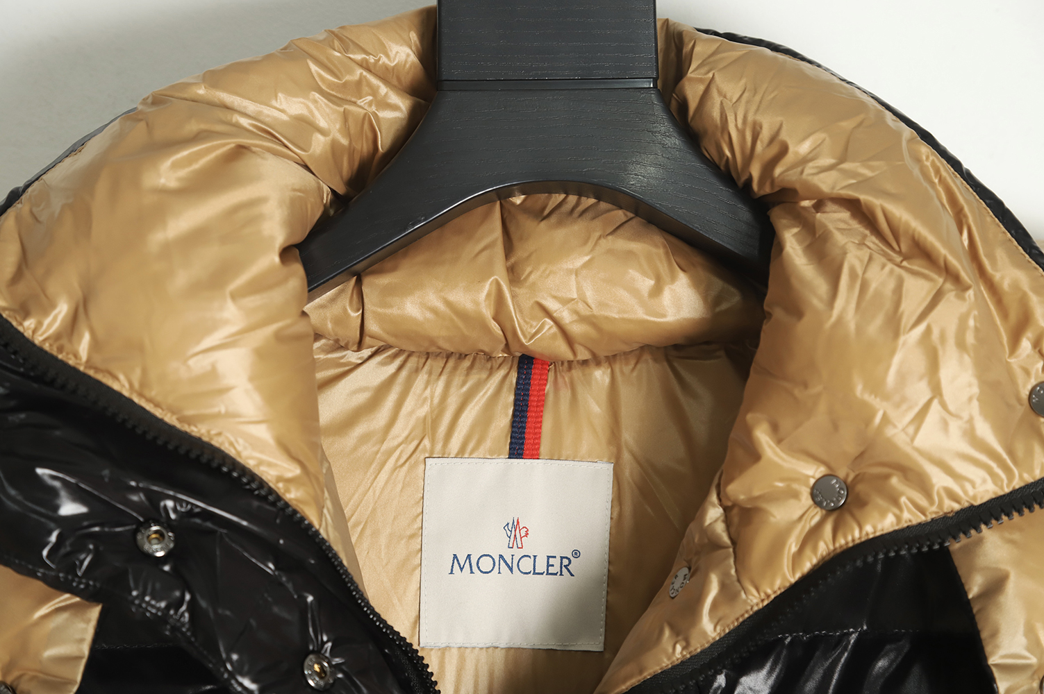 Moncler 22GW women's long puffy jacket TSK2