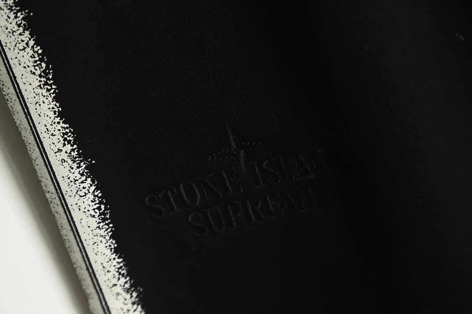 Supreme SS22 Week12 X Stone Island Co-branded Side Pattern Plus Fleece Pants