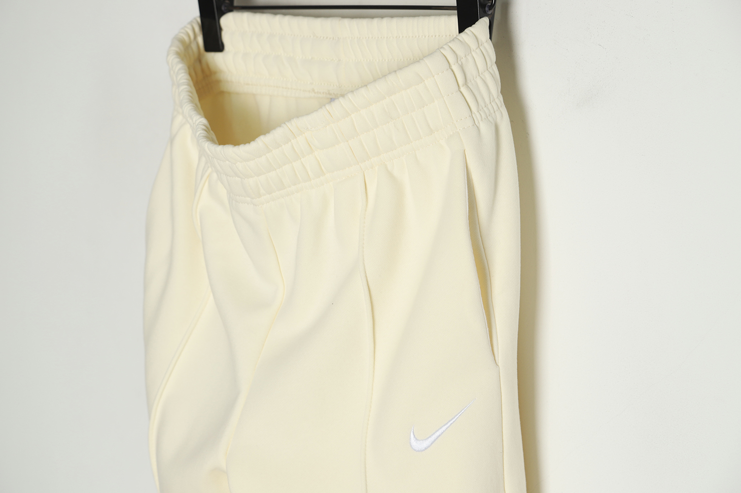 Nike Solid Color Small Label Embroidered Sweatpants