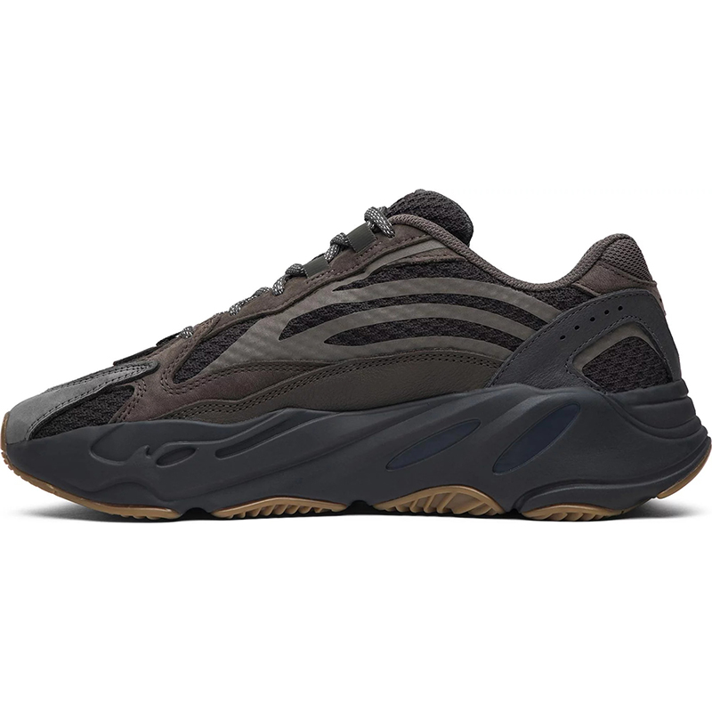 "Special Price" yeezy Boost 700 V2 'Geode'
