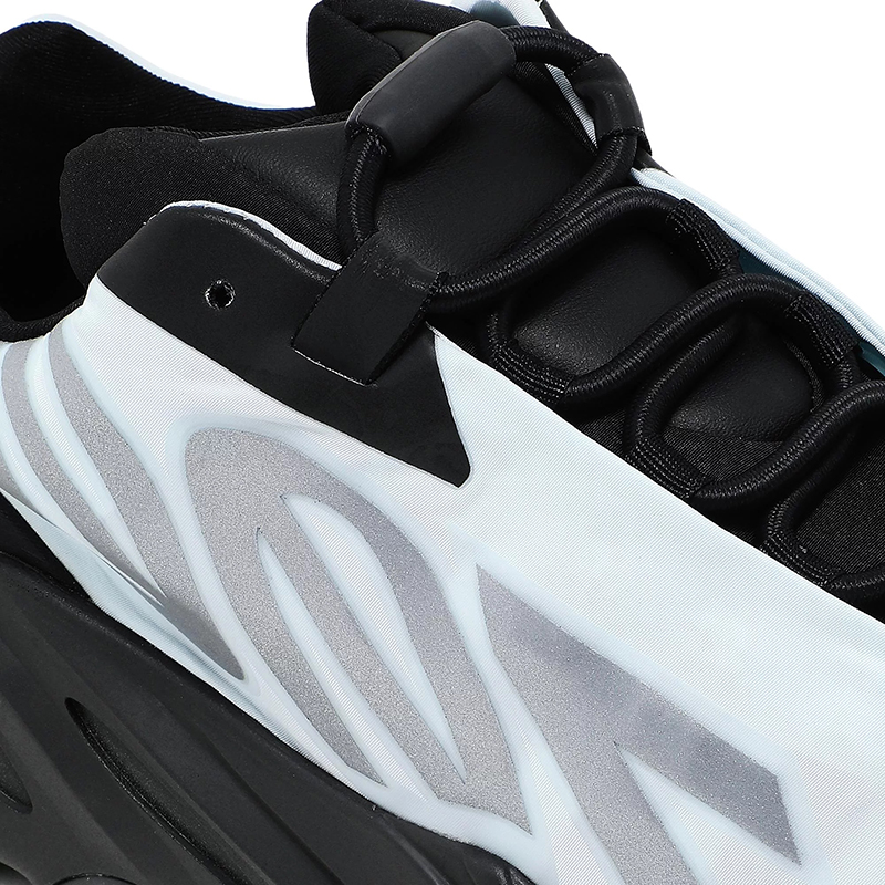Yeezy Boost 700 MNVN 