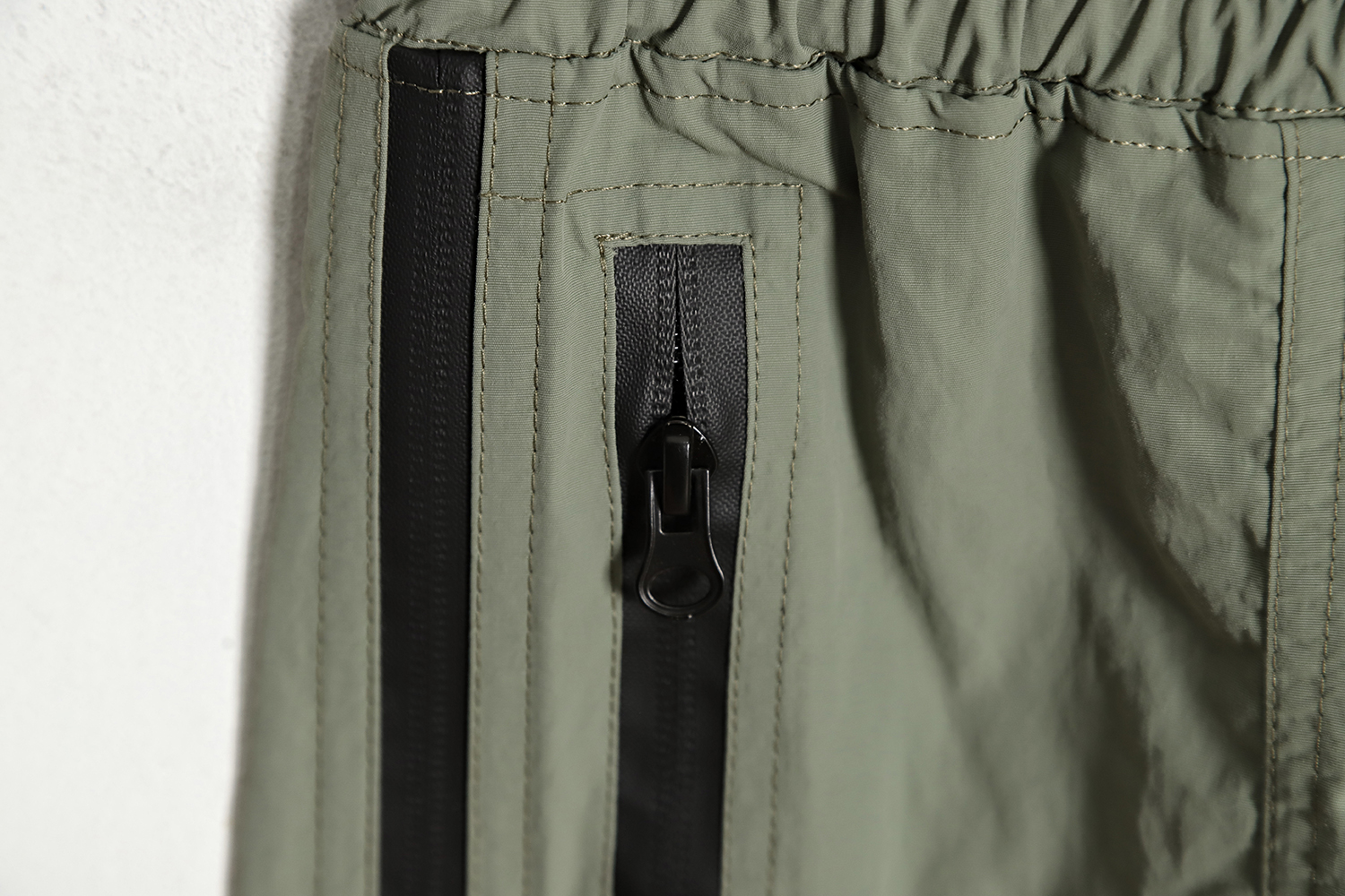 FAR.ARCHIVE Paneled zipped nylon technical trousers