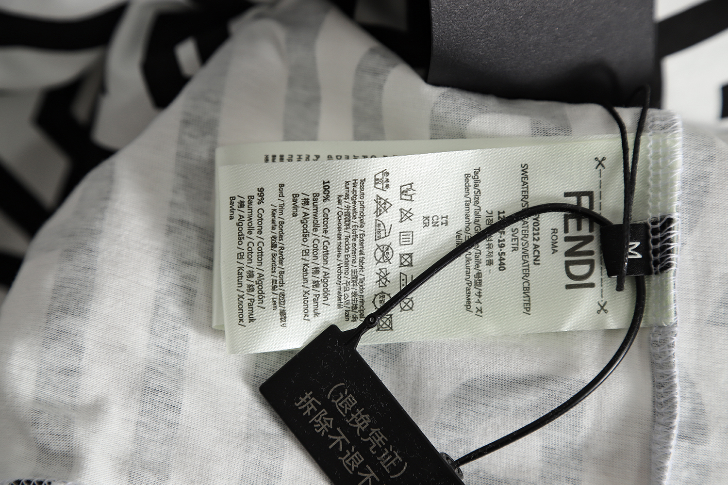 FENDI 23SS black and white full letter short-sleeved T-shirt