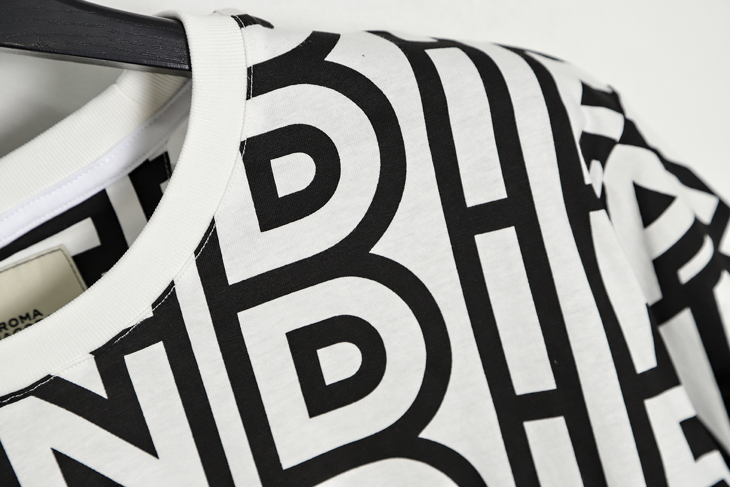 FENDI 23SS black and white full letter short-sleeved T-shirt