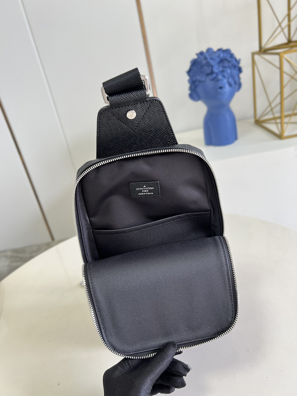 Louis Vuitton bags M30443 20x31x10cm