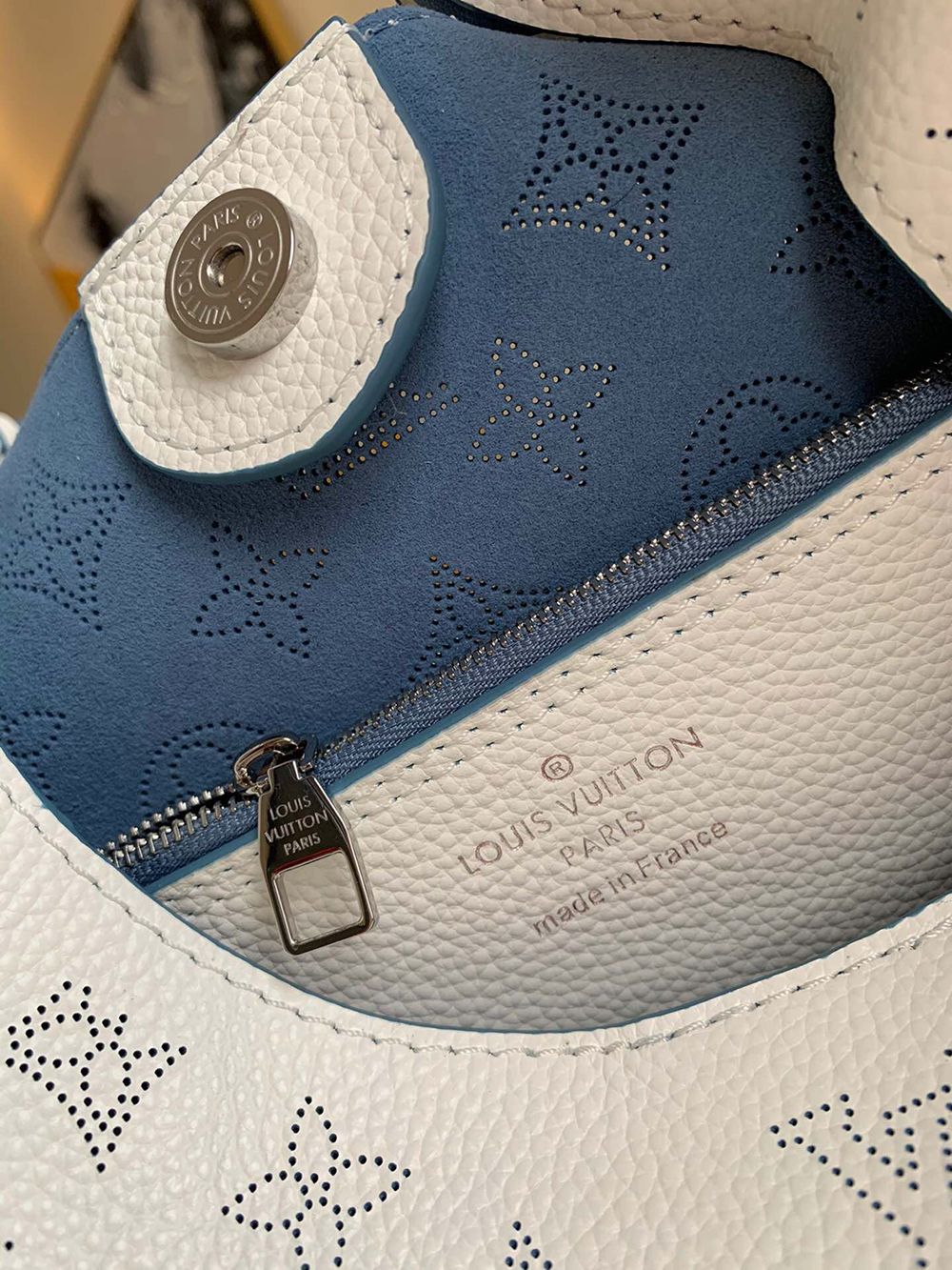 Louis Vuitton Bags M53188 35x40x17cm