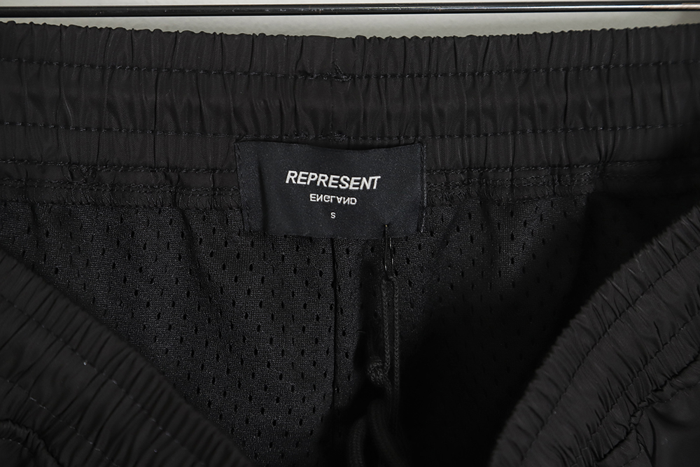 Represent 23ss angel embroidered shorts