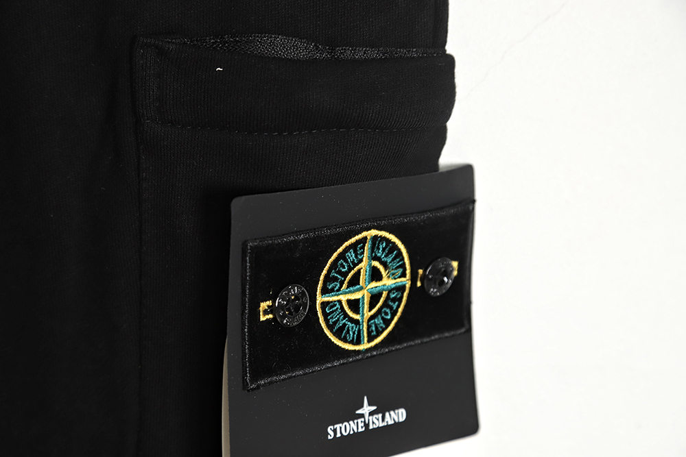 Stone Island One Pocket Basic Badge Sweatpants TSK1