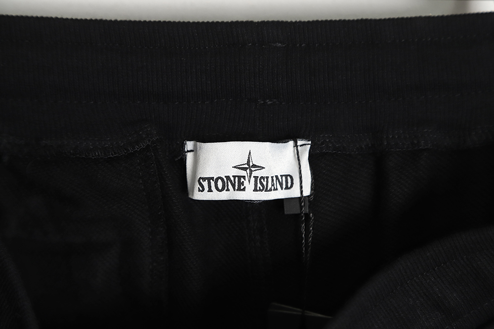 Stone Island One Pocket Basic Badge Sweatpants TSK1