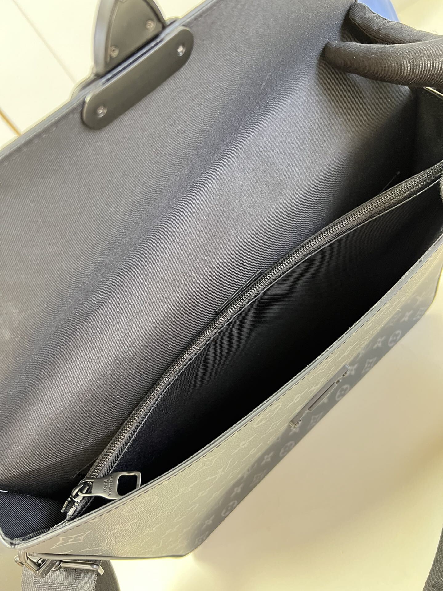 Louis Vuitton Bags M20835 39*30*8cm