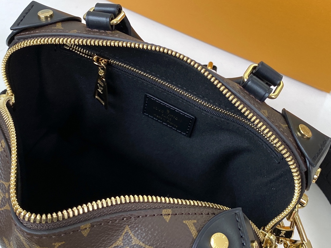 Louis Vuitton Bags M45571 20*14*7.5cm