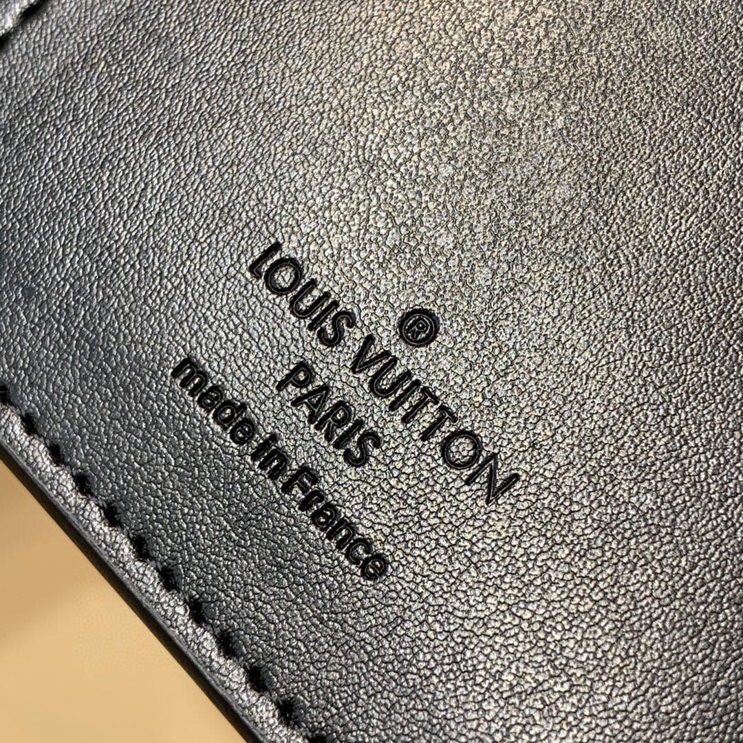 Louis Vuitton Wallet M80503 10*19*2cm
