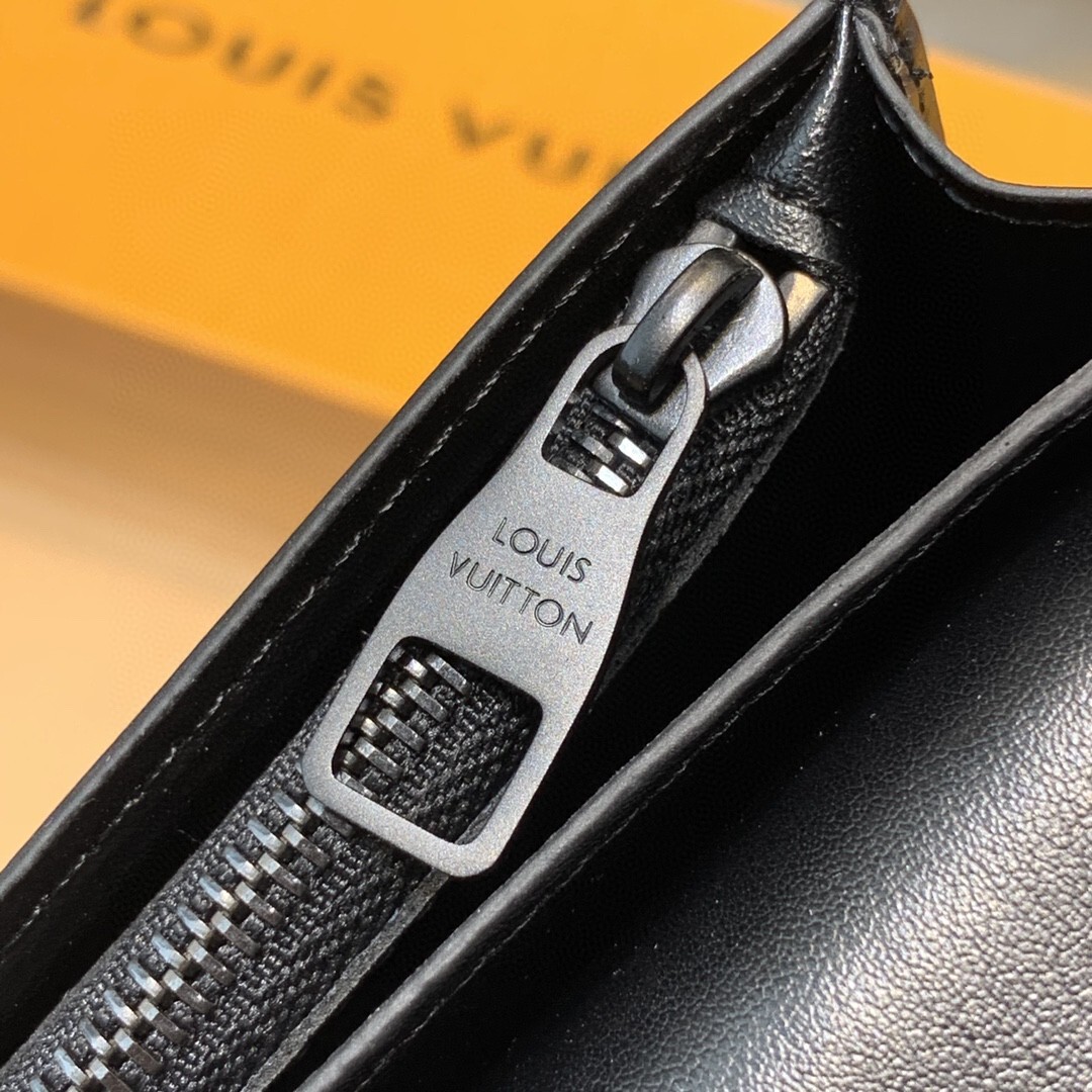 Louis Vuitton Wallet M80503 10*19*2cm