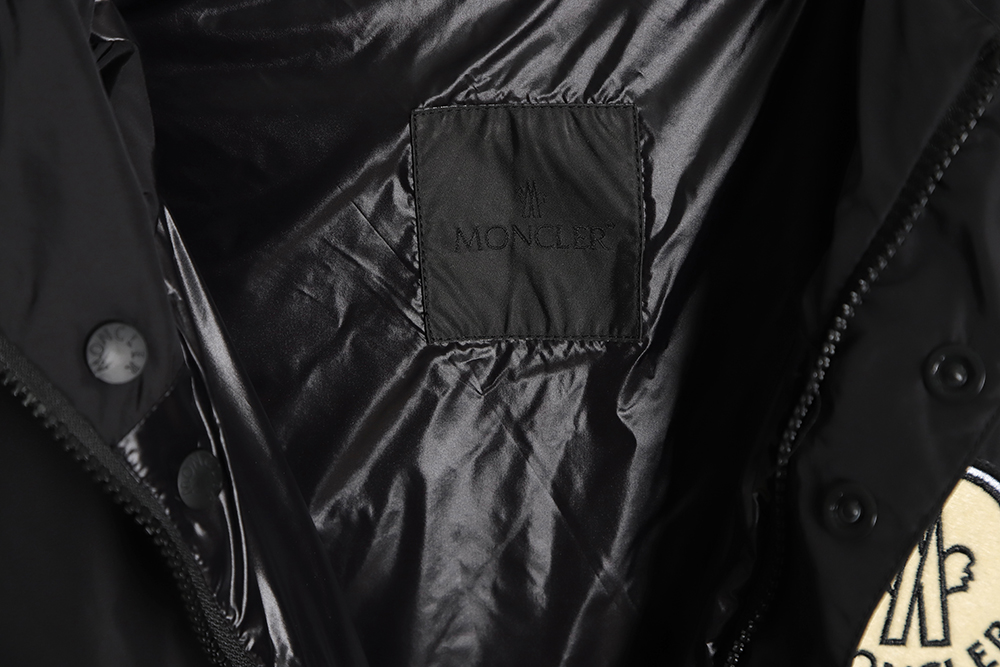 Moncler Mouth MC 23SS Guiers Badge Jacket Hooded Jacket