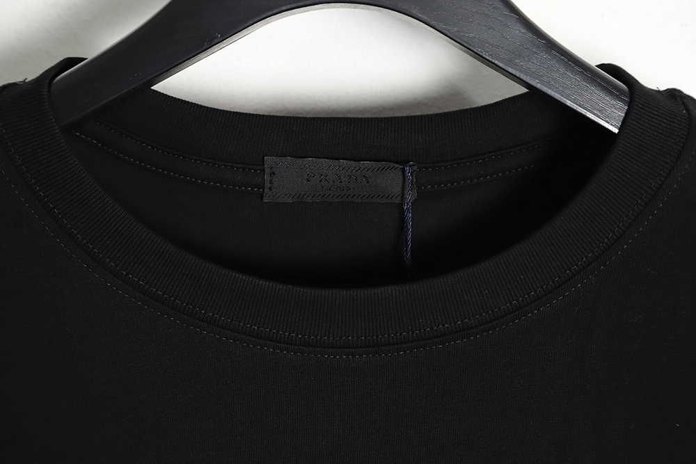 Prada 23ss spring and summer nameplate pocket triangle short-sleeved T-shirt