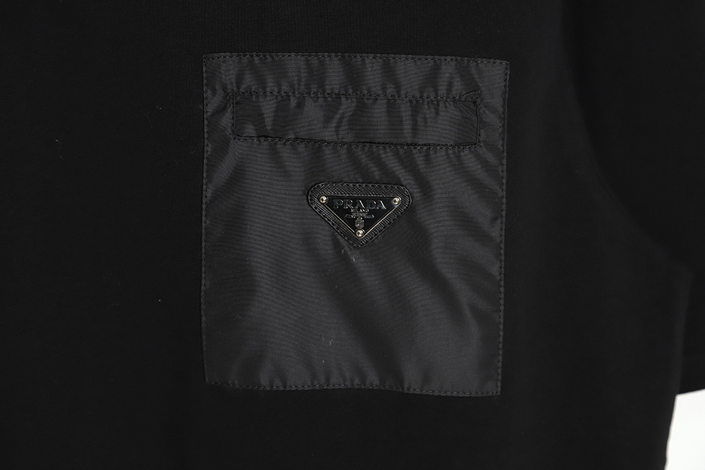 Prada 23ss spring and summer nameplate pocket triangle short-sleeved T-shirt