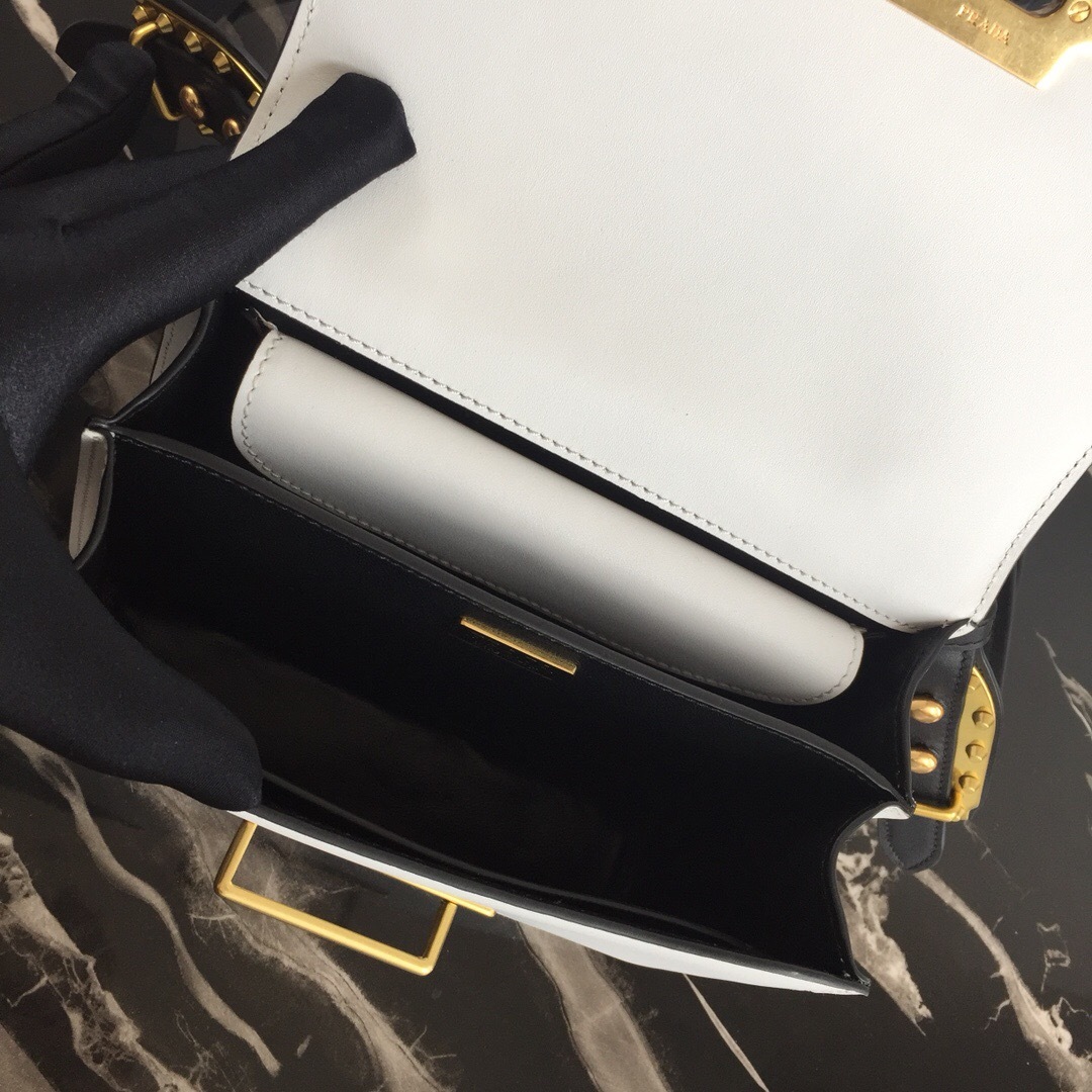 Prada Bags 1BD045 20*14*8.5cm