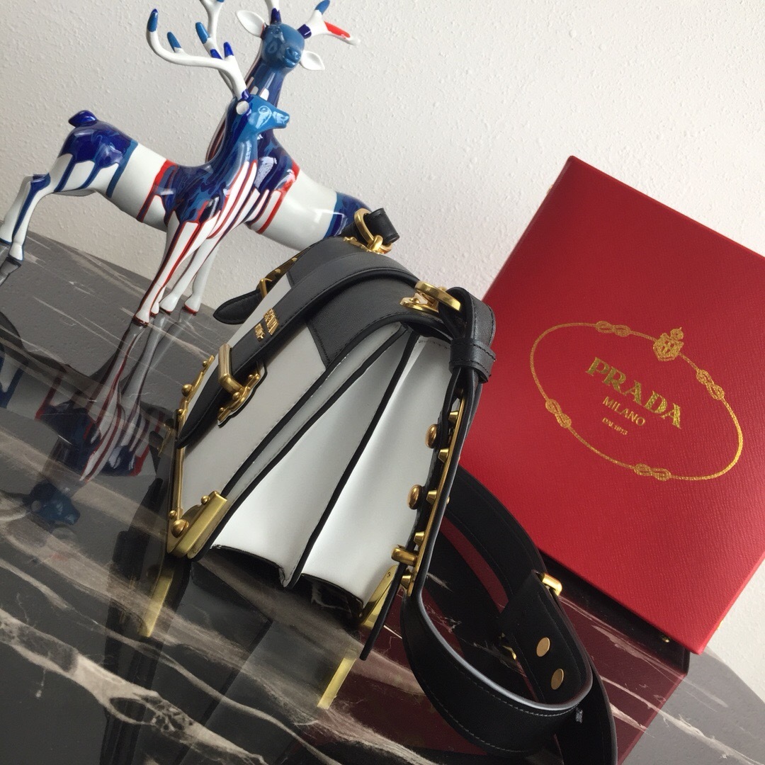 Prada Bags 1BD045 20*14*8.5cm