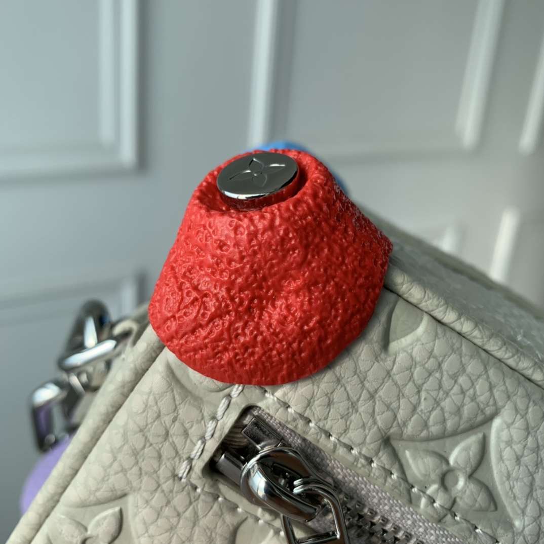 Louis Vuitton Bags M81606 18.5*13*8cm