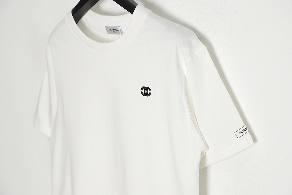 CHANEL 21ss small logo embroidery short-sleeved T-shirt