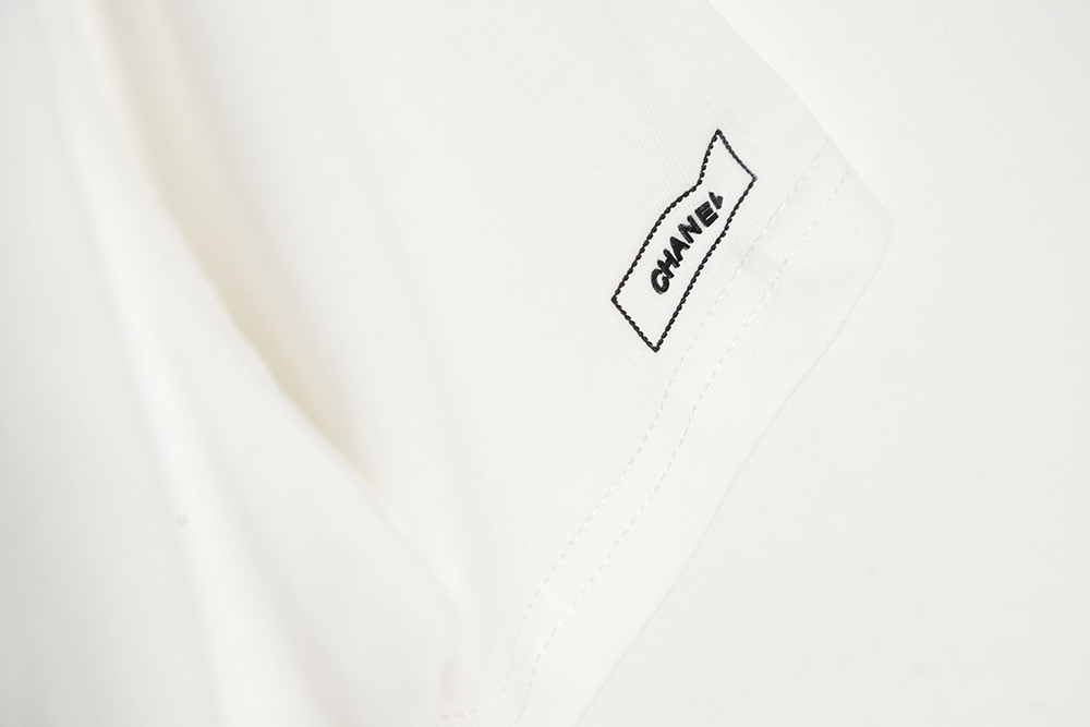 CHANEL 21ss small logo embroidery short-sleeved T-shirt