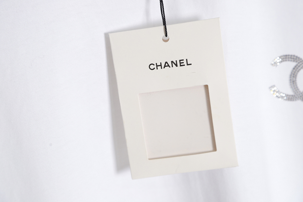 CHANEL 23ss rhinestone logo short sleeves