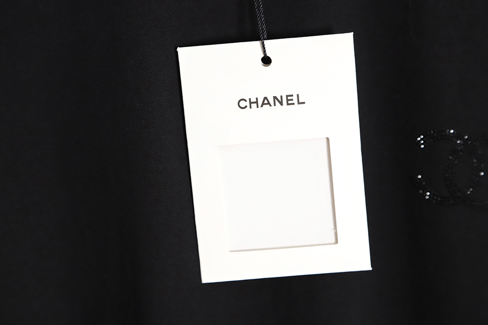 CHANEL 23ss rhinestone logo short sleeve TSK1