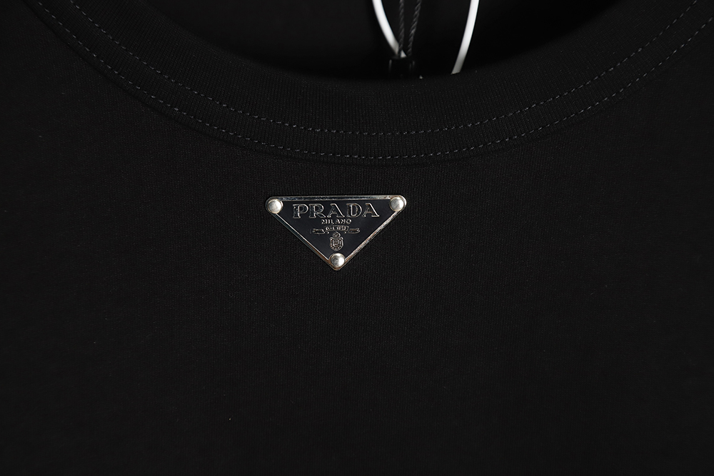 Prada 23SS neckline triangle standard short-sleeved T-shirt TSK1