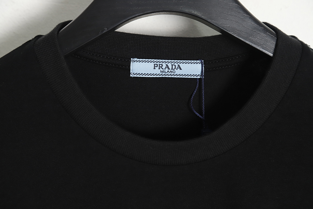 PRADA PRD 23SS Triangle rhinestone standard short-sleeved T-shirt TSK1