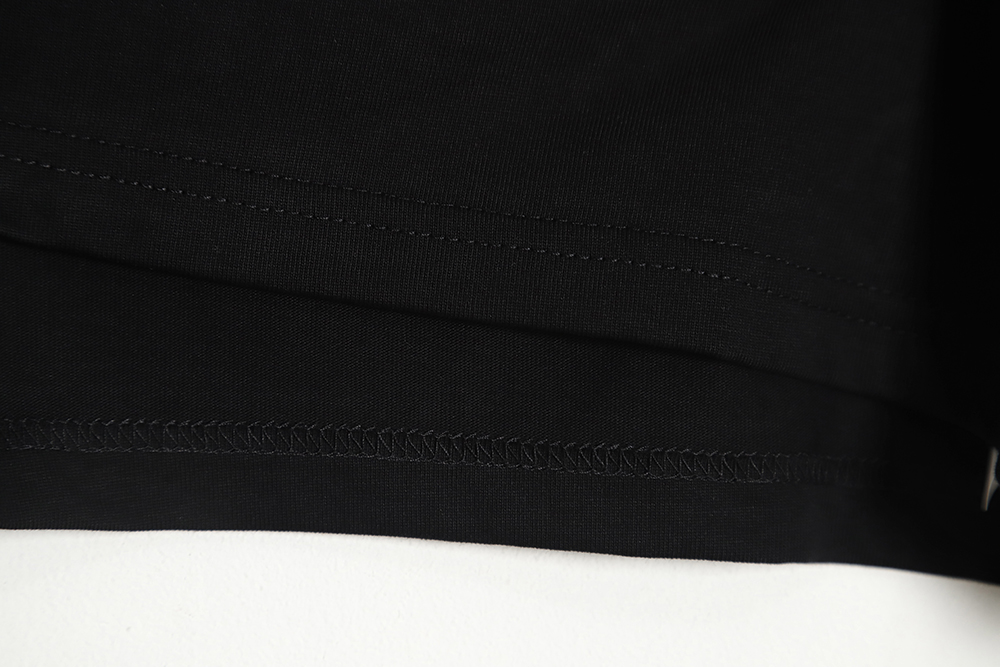 PRADA PRD 23SS Triangle rhinestone standard short-sleeved T-shirt TSK1