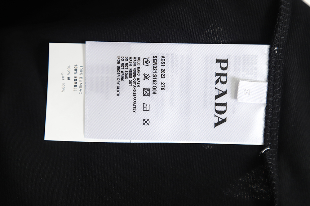 PRADA PRD 23SS Triangle rhinestone standard short-sleeved T-shirt TSK1