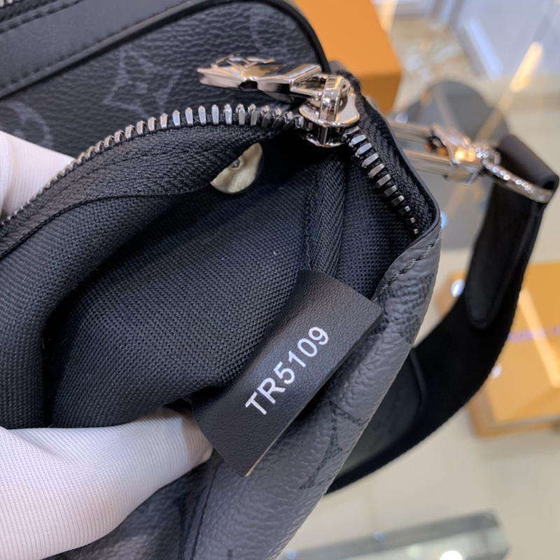 Louis Vuitton Bags M69443 25*18.5*7cm