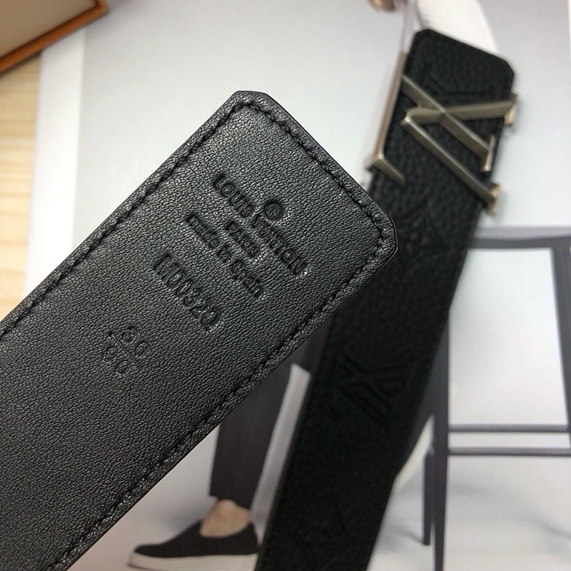 Louis Vuitton Belts M0032Q