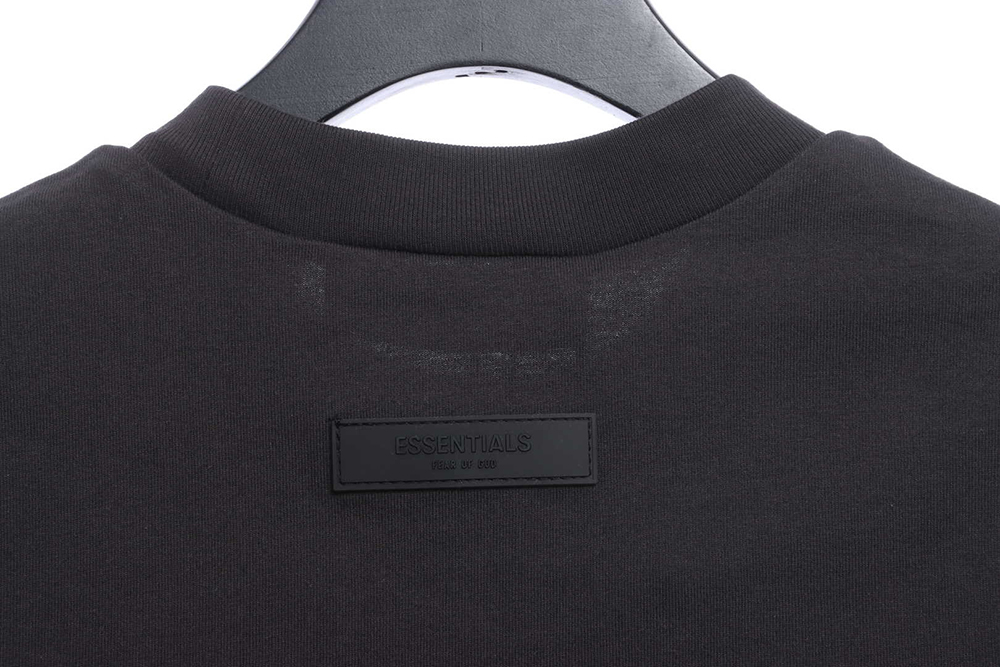 Double stitched flocked logo print short sleeves