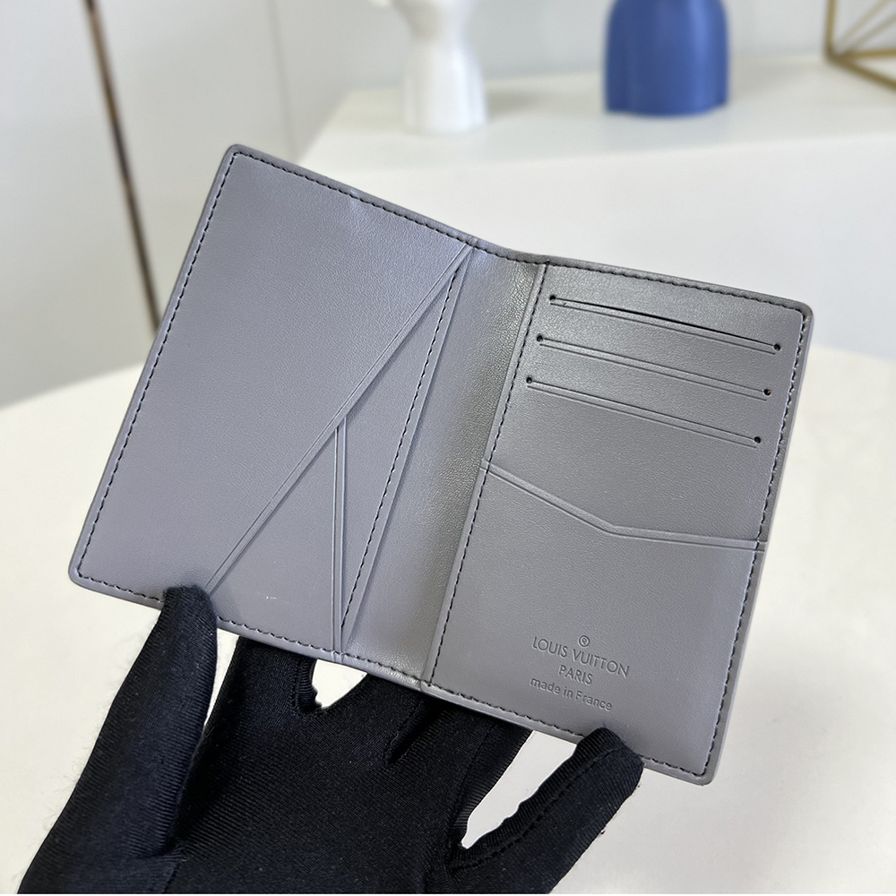 Louis Vuitton Wallets M81382 8*11*1cm