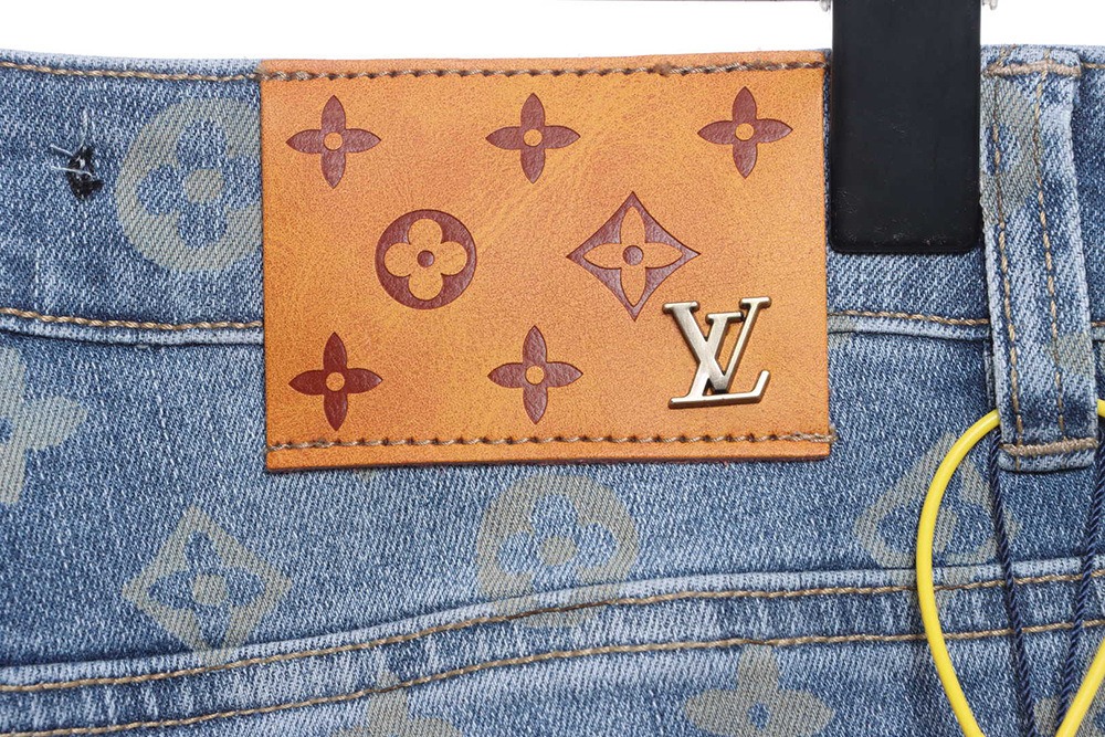 Louis Vuitton Washed Presbyopia LOGO Jeans