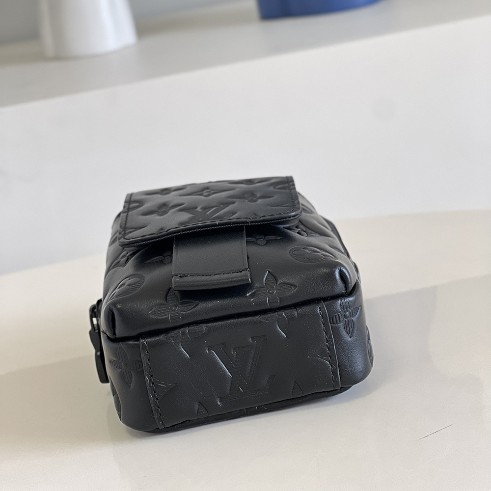 Louis Vuitton Bags M81005 11*18*8cm