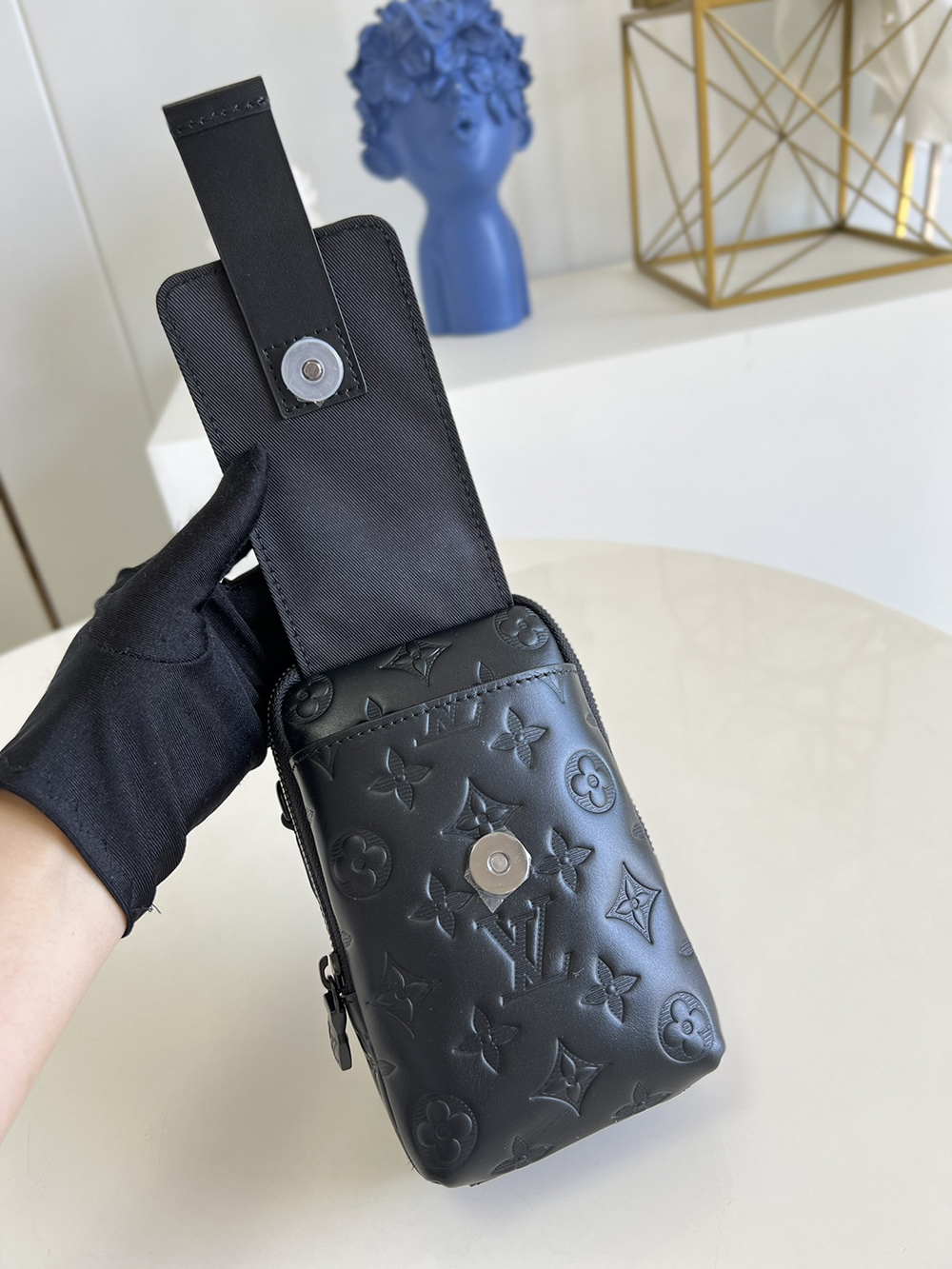 Louis Vuitton Bags M81005 11*18*8cm