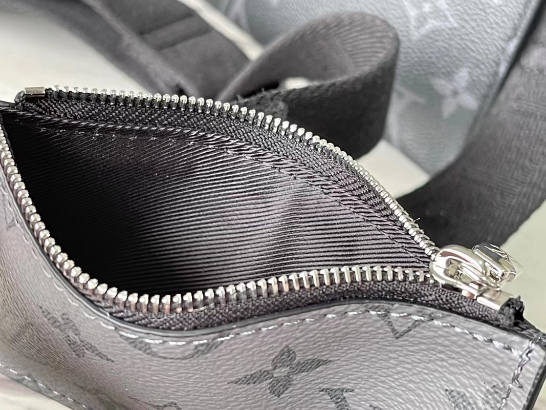Louis Vuitton Bags M81018 22*14.5*4.5cm