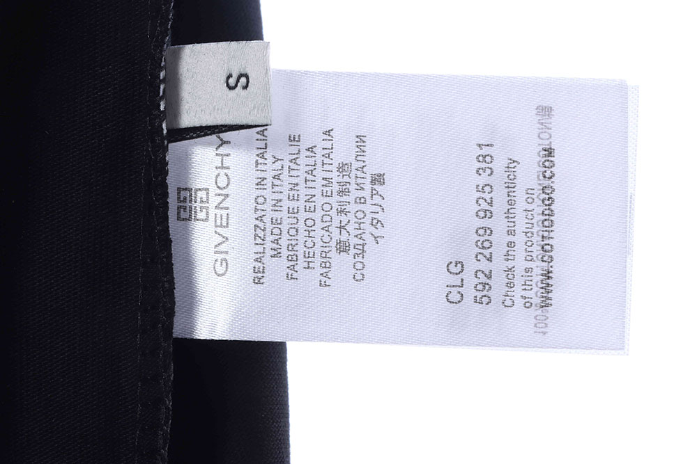 Givenchy shark print short sleeves