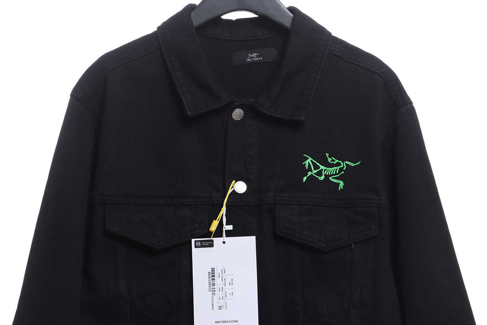 Arc'teryx fluorescent letters LOGO denim jacket