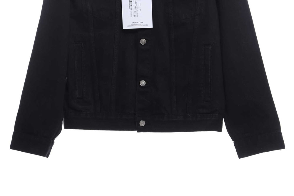 Arc'teryx fluorescent letters LOGO denim jacket
