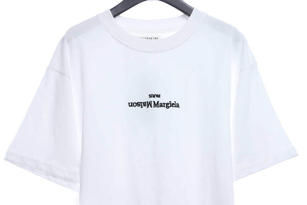 Margiela black and white reverse letter embroidery short sleeve TSK1
